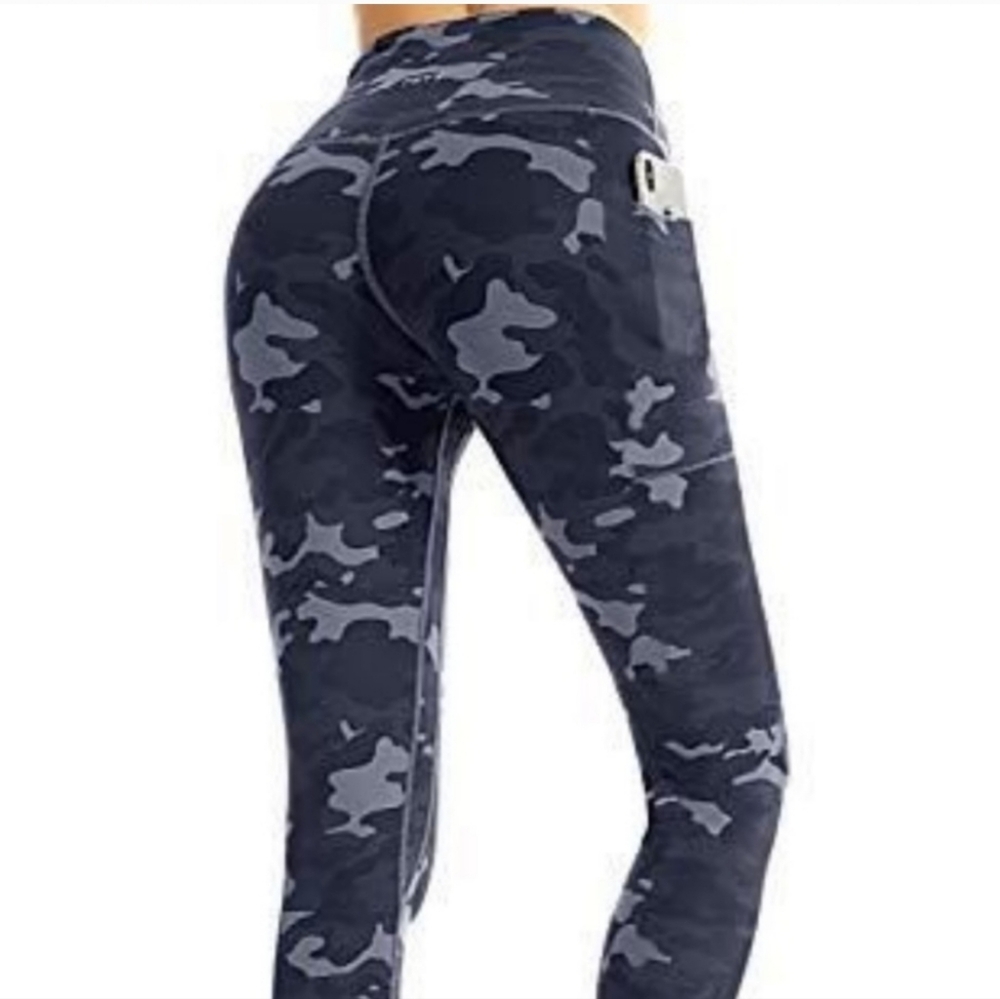 Fety Cropped Camo Leggings Medium